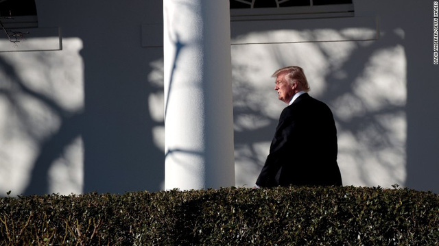 “Một màn đêm hỗn loạn” của Tổng thống Donald Trump - Ảnh 2. “Một màn đêm hỗn loạn” của Tổng thống Donald Trump - Ảnh 2.