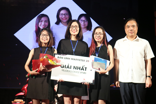 Chung kết Bản lĩnh Marketer: Màn tranh tài của các marketer tương lai đã chinh phục Ban giám khảo! - Ảnh 3. Chung kết Bản lĩnh Marketer: Màn tranh tài của các marketer tương lai đã chinh phục Ban giám khảo! - Ảnh 3.