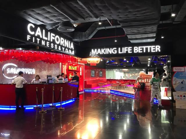 Đình chỉ hợp đồng nhóm HLV Trung tâm California Fitness đánh nam thanh niên rách đầu - Ảnh 3. Đình chỉ hợp đồng nhóm HLV Trung tâm California Fitness đánh nam thanh niên rách đầu - Ảnh 3.