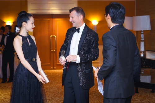 Năm 2009, Phương Nga về nước và bắt đầu tham gia vào nhiều sự kiện.