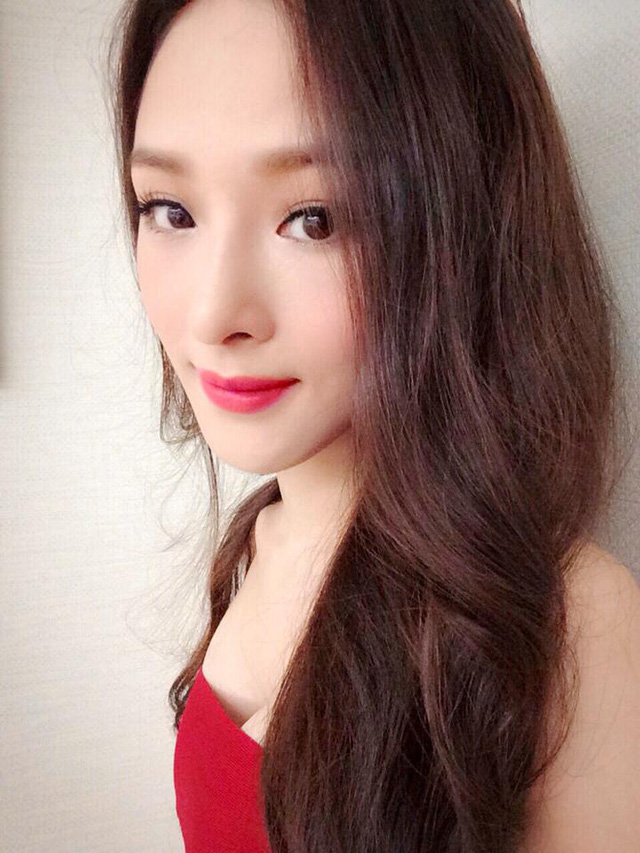 Ngoài danh hiệu hoa hậu, Phương Nga còn tham gia đóng phim, cô mới tham gia duy nhất phim Người lính. Cô cũng được mời đóng chính phim Đập cánh giữa không trung tuy nhiên người đẹp sinh năm 1987 đã từ chối vị trí này vì không muốn đóng cảnh nóng