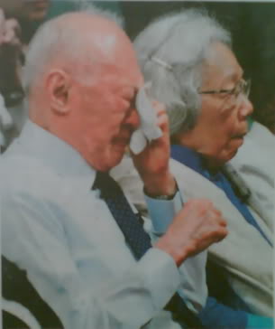 Cố thủ tướng Lý Quang Diệu trong tang lễ S. Rajaratnam năm 2006.