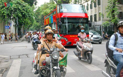 Lo ngại tình trạng tắc đường.