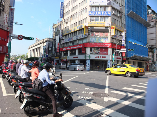 Vì sao Đài Loan đông xe máy nhất thế giới nhưng vẫn không tắc đường? - Ảnh 1. Vì sao Đài Loan đông xe máy nhất thế giới nhưng vẫn không tắc đường? - Ảnh 1.