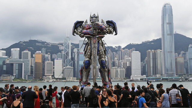 Transformers: The Last Knight nói gì về tương lai Hollywood tại Trung Quốc ? - Ảnh 1. Transformers: The Last Knight nói gì về tương lai Hollywood tại Trung Quốc ? - Ảnh 1.